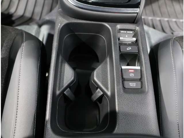 ホンダ ヴェゼル １．５ Ｅ：ＨＥＶ Ｚ R4年 (関東) 99