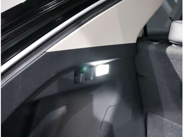 ホンダ ヴェゼル １．５ Ｅ：ＨＥＶ Ｚ R4年 (関東) 99