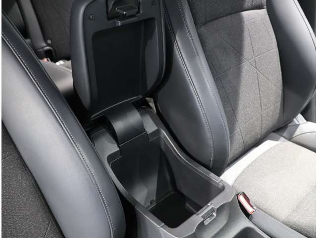 ホンダ ヴェゼル １．５ Ｅ：ＨＥＶ Ｚ R4年 (関東) 99