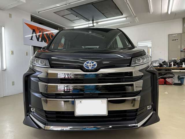 トヨタ ノア １．８ ハイブリッド Ｓ－Ｚ Ｅ－ＦＯＵＲ ４ＷＤ R4年 (北海道) 99