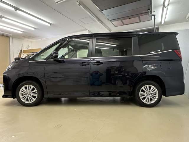 トヨタ ノア １．８ ハイブリッド Ｓ－Ｚ Ｅ－ＦＯＵＲ ４ＷＤ R4年 (北海道) 99