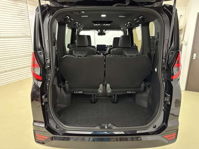 トヨタ ノア １．８ ハイブリッド Ｓ－Ｚ Ｅ－ＦＯＵＲ ４ＷＤ R4年 (北海道) 99