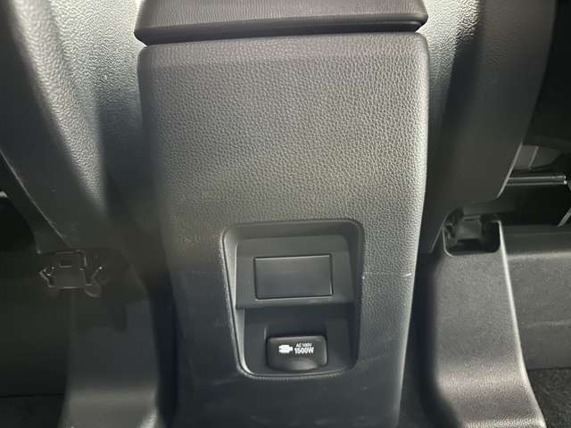 トヨタ ノア １．８ ハイブリッド Ｓ－Ｚ Ｅ－ＦＯＵＲ ４ＷＤ R4年 (北海道) 99