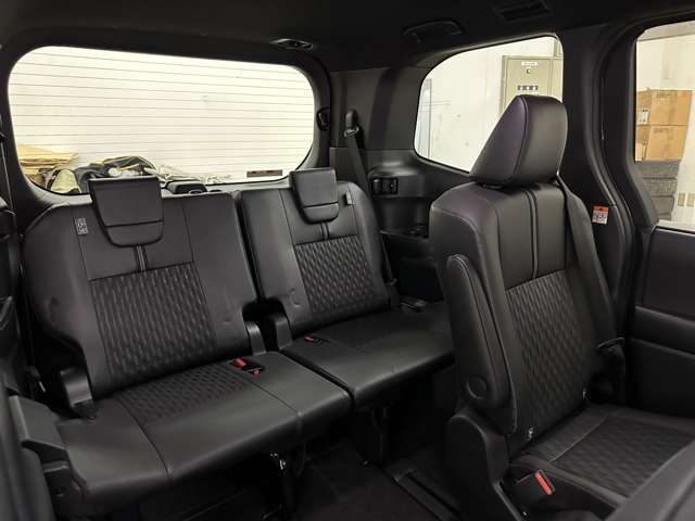 トヨタ ノア １．８ ハイブリッド Ｓ－Ｚ Ｅ－ＦＯＵＲ ４ＷＤ R4年 (北海道) 99