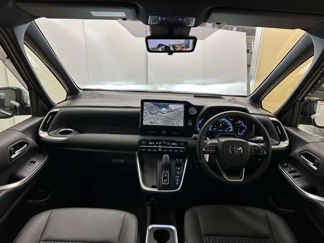 トヨタ ノア １．８ ハイブリッド Ｓ－Ｚ Ｅ－ＦＯＵＲ ４ＷＤ R4年 (北海道) 99