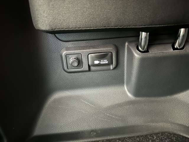 トヨタ ノア １．８ ハイブリッド Ｓ－Ｚ Ｅ－ＦＯＵＲ ４ＷＤ R4年 (北海道) 99