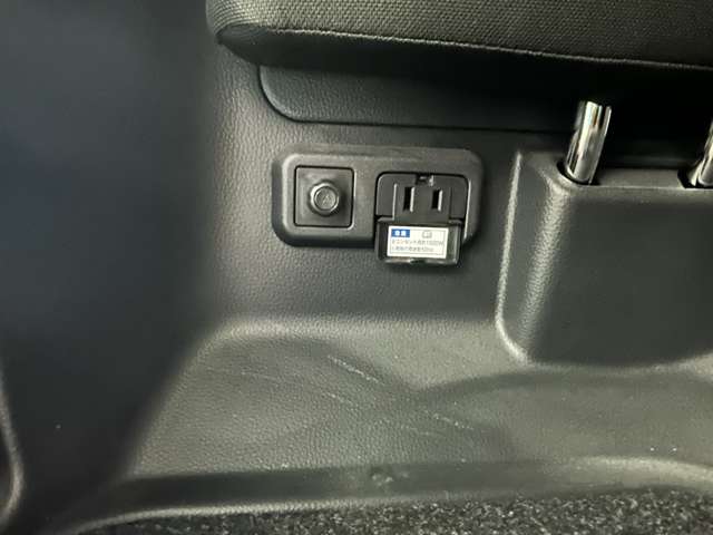 トヨタ ノア １．８ ハイブリッド Ｓ－Ｚ Ｅ－ＦＯＵＲ ４ＷＤ R4年 (北海道) 99