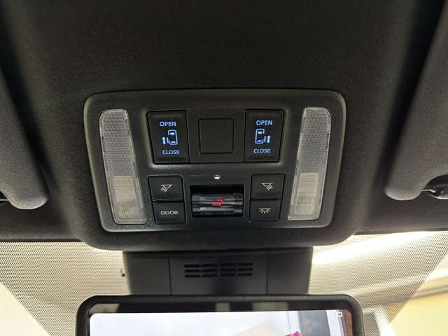 トヨタ ノア １．８ ハイブリッド Ｓ－Ｚ Ｅ－ＦＯＵＲ ４ＷＤ R4年 (北海道) 99