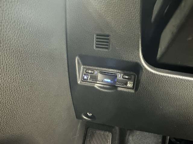 トヨタ ノア １．８ ハイブリッド Ｓ－Ｚ Ｅ－ＦＯＵＲ ４ＷＤ R4年 (北海道) 99