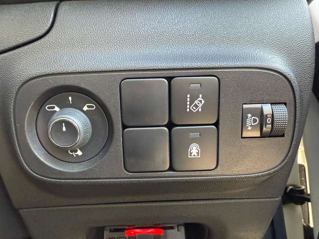 シトロエン Ｃ３ セントジェームス R1年 (東北) 99