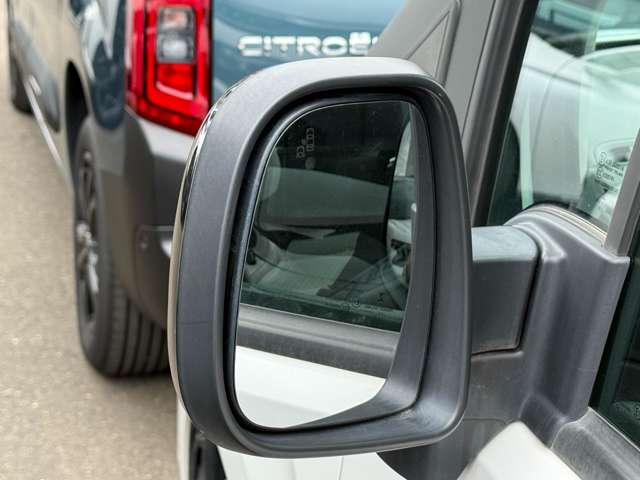 シトロエン ベルランゴ シャイン ディーゼルターボ R2年 (東北) 99