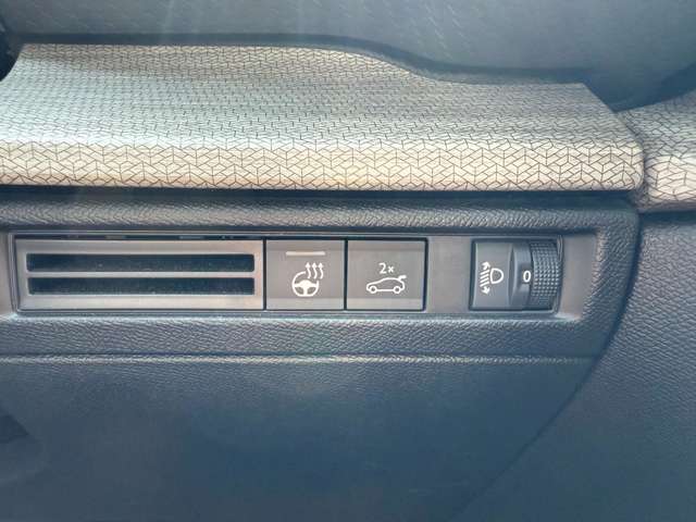 シトロエン Ｃ５　Ｘ シャイン　パック R4年 (東北) 99