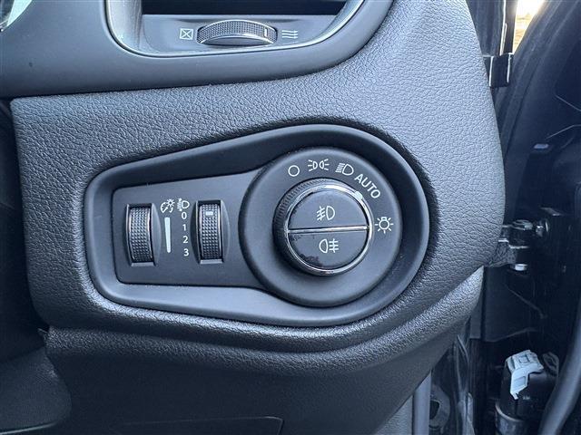 ジープ レネゲード リミテッド R3年 (東北) 99