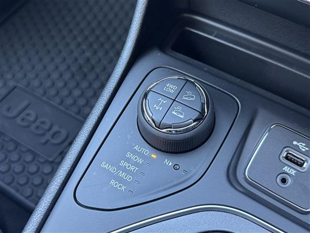 ジープ チェロキー トレイルホーク ４ＷＤ R1年 (東北) 99