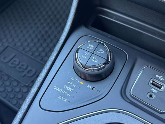 ジープ チェロキー トレイルホーク ４ＷＤ R1年 (東北) 99