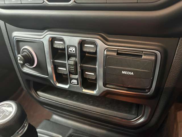 ジープ ラングラー　アンリミテッド アンリミテッド スポーツ アルティチュード ４ＷＤ R3年 (東北) 99