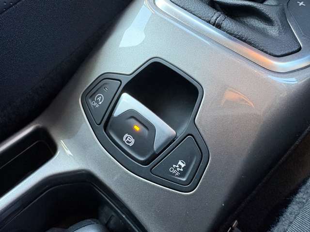 ジープ レネゲード リミテッド R3年 (東北) 99