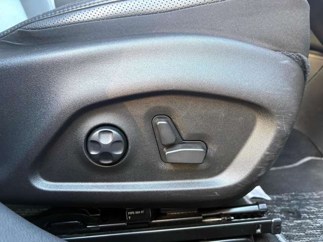 ジープ レネゲード リミテッド R3年 (東北) 99