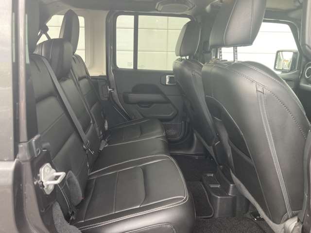 ジープ ラングラー　アンリミテッド アンリミテッド サハラ ３．６Ｌ ４ＷＤ R2年 (東北) 99