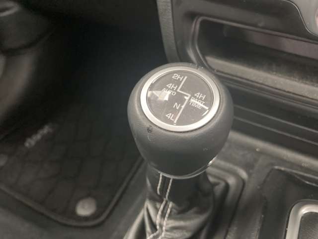 ジープ ラングラー　アンリミテッド アンリミテッド サハラ ３．６Ｌ ４ＷＤ R2年 (東北) 99