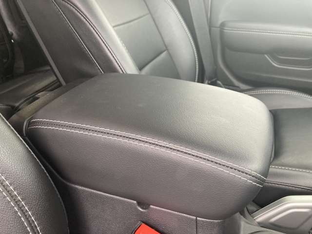 ジープ ラングラー　アンリミテッド アンリミテッド サハラ ３．６Ｌ ４ＷＤ R2年 (東北) 99