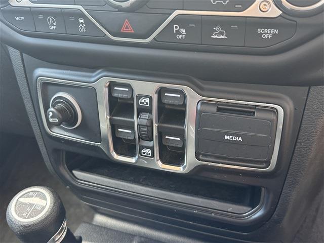 ジープ ラングラー　アンリミテッド アンリミテッド アイランダー ４ＷＤ R3年 (東北) 99