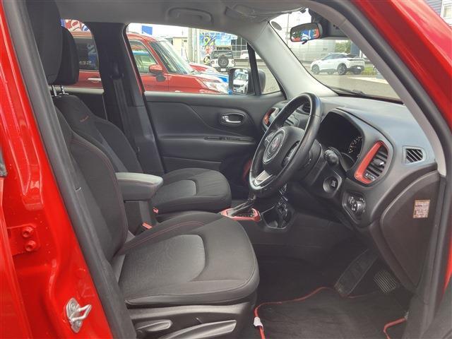 ジープ レネゲード トレイルホーク ４ＷＤ H29年 (東北) 99