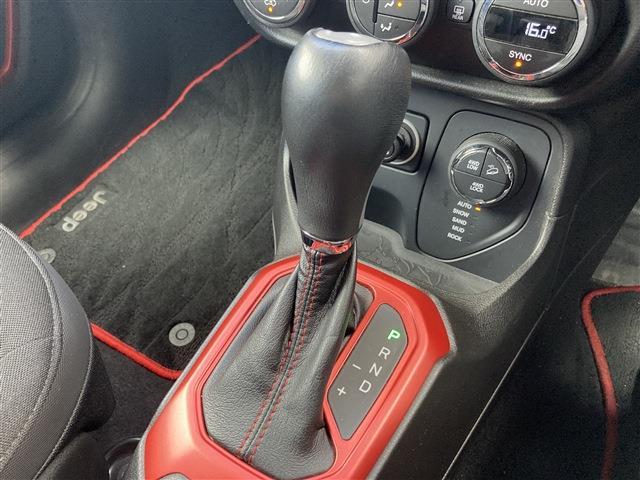 ジープ レネゲード トレイルホーク ４ＷＤ H29年 (東北) 99