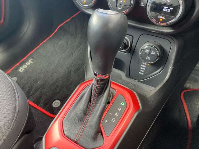 ジープ レネゲード トレイルホーク ４ＷＤ H29年 (東北) 99