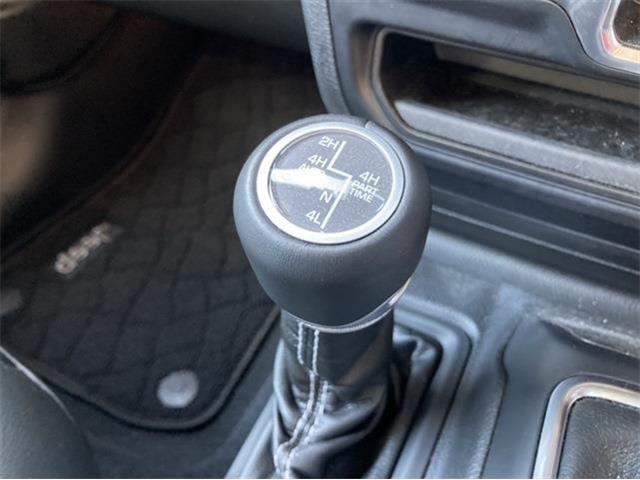 ジープ ラングラー　アンリミテッド アンリミテッド サハラ ２．０Ｌ ４ＷＤ R4年 (東北) 99