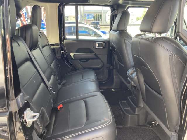 ジープ ラングラー　アンリミテッド アンリミテッド サハラ ２．０Ｌ ４ＷＤ R4年 (東北) 99