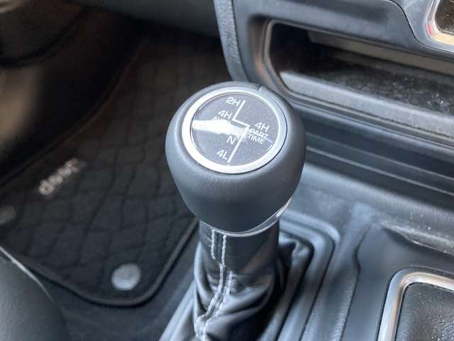 ジープ ラングラー　アンリミテッド アンリミテッド サハラ ２．０Ｌ ４ＷＤ R4年 (東北) 99