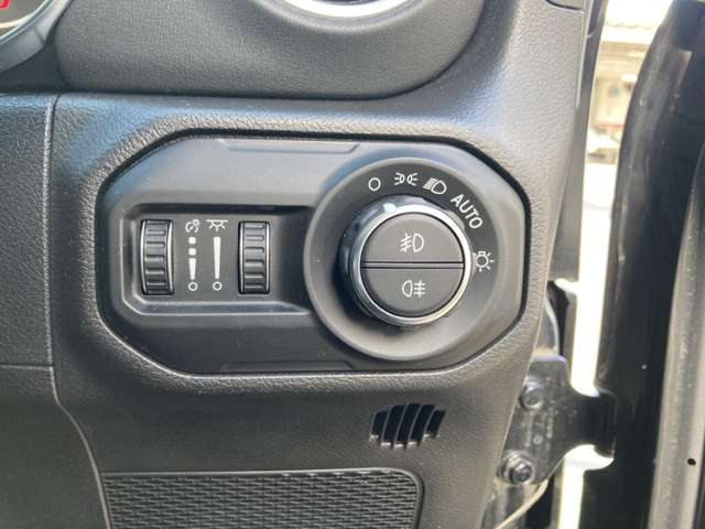 ジープ ラングラー　アンリミテッド アンリミテッド サハラ ２．０Ｌ ４ＷＤ R4年 (東北) 99