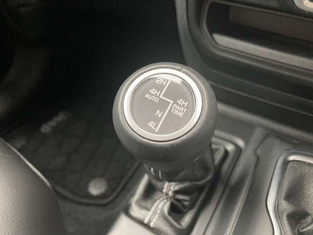 ジープ ラングラー　アンリミテッド アンリミテッド サハラ ２．０Ｌ ４ＷＤ R2年 (東北) 99