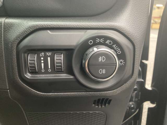 ジープ ラングラー　アンリミテッド アンリミテッド サハラ ２．０Ｌ ４ＷＤ R2年 (東北) 99