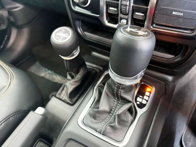 ジープ ラングラー　アンリミテッド アンリミテッド サハラ ４ＷＤ R7年 (東北) 99