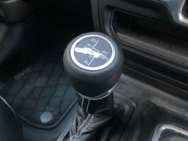 ジープ ラングラー　アンリミテッド アンリミテッド サハラ ３．６Ｌ ４ＷＤ R3年 (東北) 99