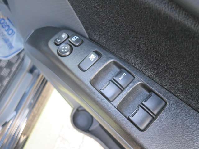 スズキ ソリオ １．２ ブラック＆ホワイト H23年 (関東) 99