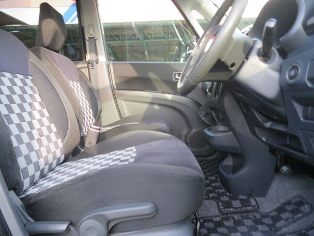 スズキ ソリオ １．２ ブラック＆ホワイト H23年 (関東) 99