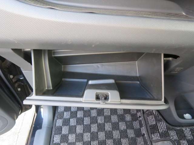 スズキ ソリオ １．２ ブラック＆ホワイト H23年 (関東) 99