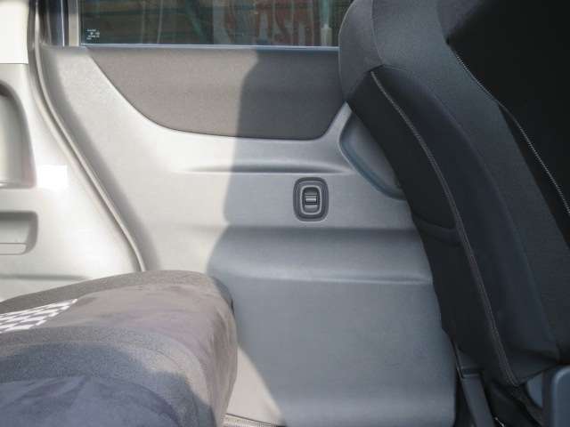 スズキ ソリオ １．２ ブラック＆ホワイト H23年 (関東) 99