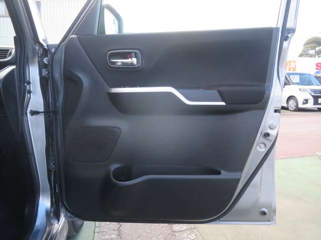 三菱 デリカ　Ｄ：２ １．２ カスタム ハイブリッド ＳＶ ナビパッケージ H30年 (関東) 99