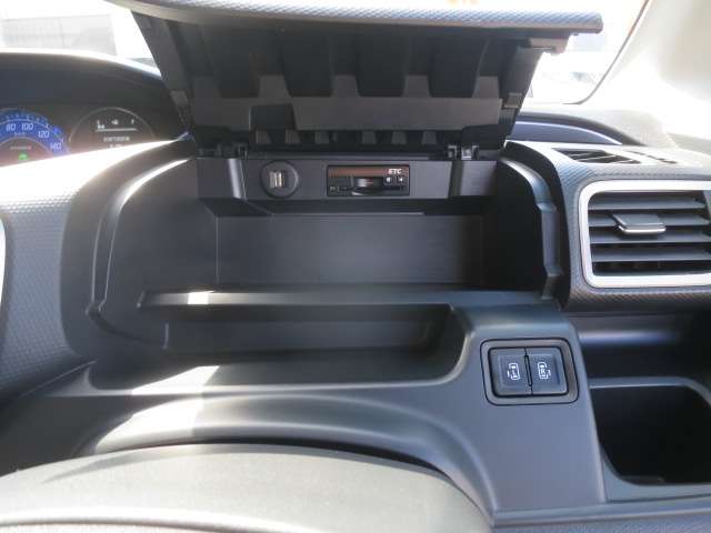 三菱 デリカ　Ｄ：２ １．２ カスタム ハイブリッド ＳＶ ナビパッケージ H30年 (関東) 99