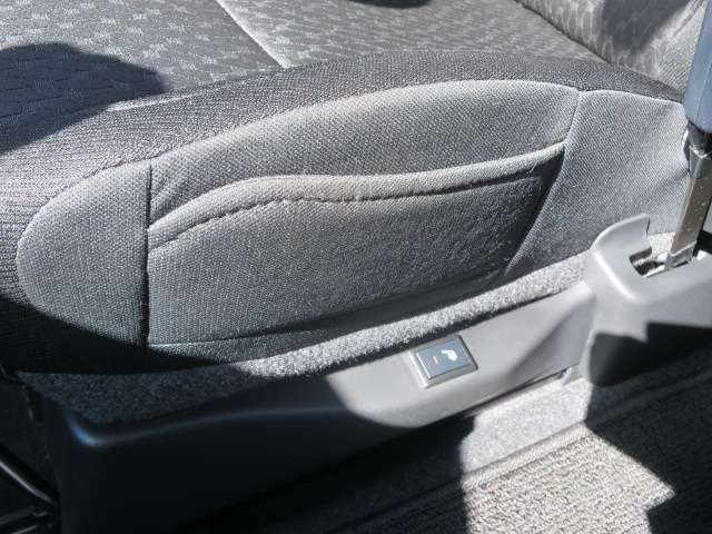 三菱 デリカ　Ｄ：２ １．２ カスタム ハイブリッド ＳＶ ナビパッケージ H30年 (関東) 99