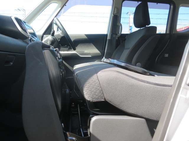 三菱 デリカ　Ｄ：２ １．２ カスタム ハイブリッド ＳＶ ナビパッケージ H30年 (関東) 99