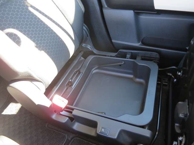 スズキ クロスビー １．０ ハイブリッド ＭＸ ４ＷＤ H30年 (関東) 99