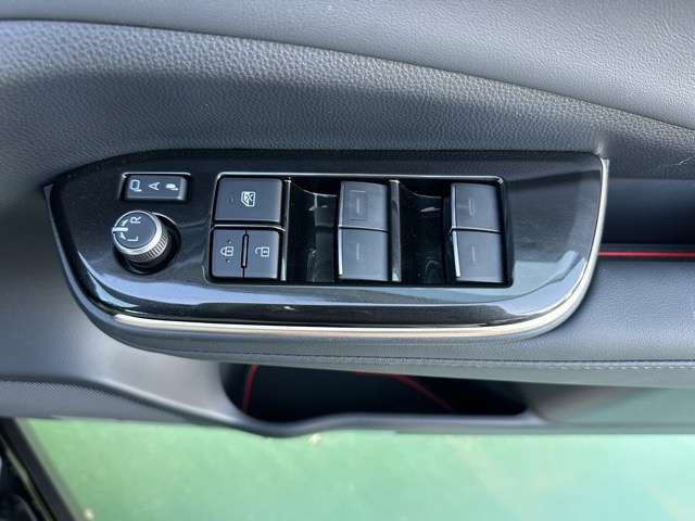 トヨタ クラウン　スポーツ　ハイブリッド ２．５ Ｚ Ｅ－ＦＯＵＲ ４ＷＤ R6年 (東海) 99