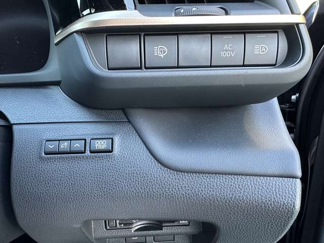 トヨタ クラウン　スポーツ　ハイブリッド ２．５ Ｚ Ｅ－ＦＯＵＲ ４ＷＤ R6年 (東海) 99