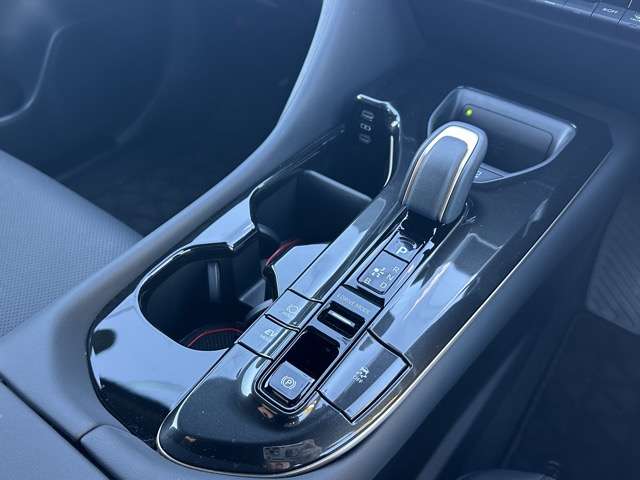 トヨタ クラウン　スポーツ　ハイブリッド ２．５ Ｚ Ｅ－ＦＯＵＲ ４ＷＤ R6年 (東海) 99