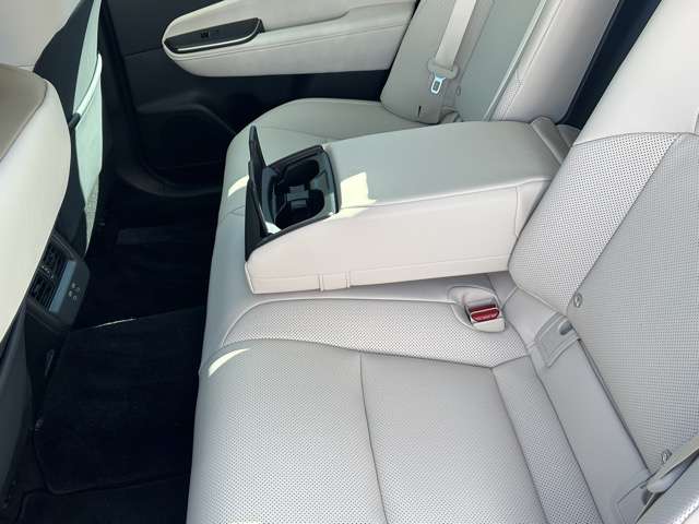 トヨタ クラウン　クロスオーバー　ハイブリッド ２．５ Ｇ アドバンスト レザー パッケージ Ｅ－ＦＯＵＲ ４ＷＤ R5年 (東海) 99